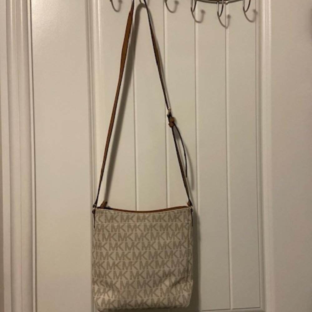 Authentic Michael Kors Beige Logo Crossbody Purse - Picture 2 of 10